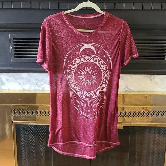 L.O.L. Vintage Tops - CLOSET CLEANOUT!! LOL Vintage-Lg maroon t-shirt EUC